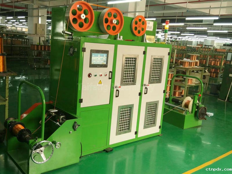 薄膜绕包机
